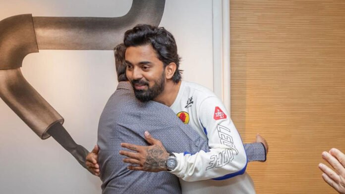 Sanjeev Goenka ने के KL Rahul से गले मिलकर विवाद को किया ख़त्म