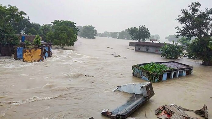 Bihar-Flood सीतामढ़ी में बाढ़ के आगे लोग हुआ बेबस