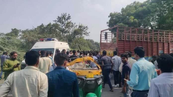 Hardoi Road Accident