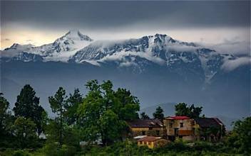 पहाड़, झील और रोमांच