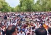 लखनऊ में पंचायत सहायकों का प्रदर्शन, मानदेय बढ़ाने की उठाई मांग लखनऊ में पंचायत सहायकों का प्रदर्शन